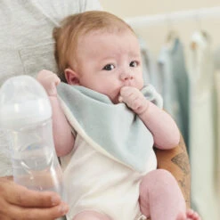 NATTOU Magasin 33 NATTOU Magasin -NATTOU Magasin lot de 2 bavoirs bandanas nattou romeo jules sally 1 1