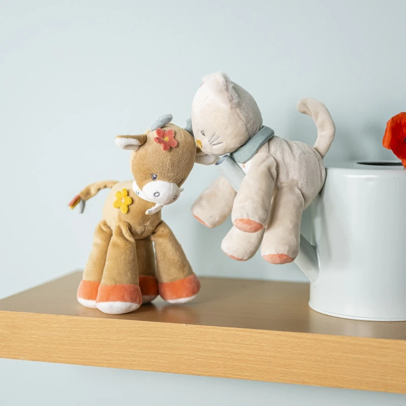 Mini Peluche Vache Mila NATTOU Mila, Lana Et Zoë 5 Mini Peluche Vache Mila NATTOU Mila, Lana Et Zoë – Image 3